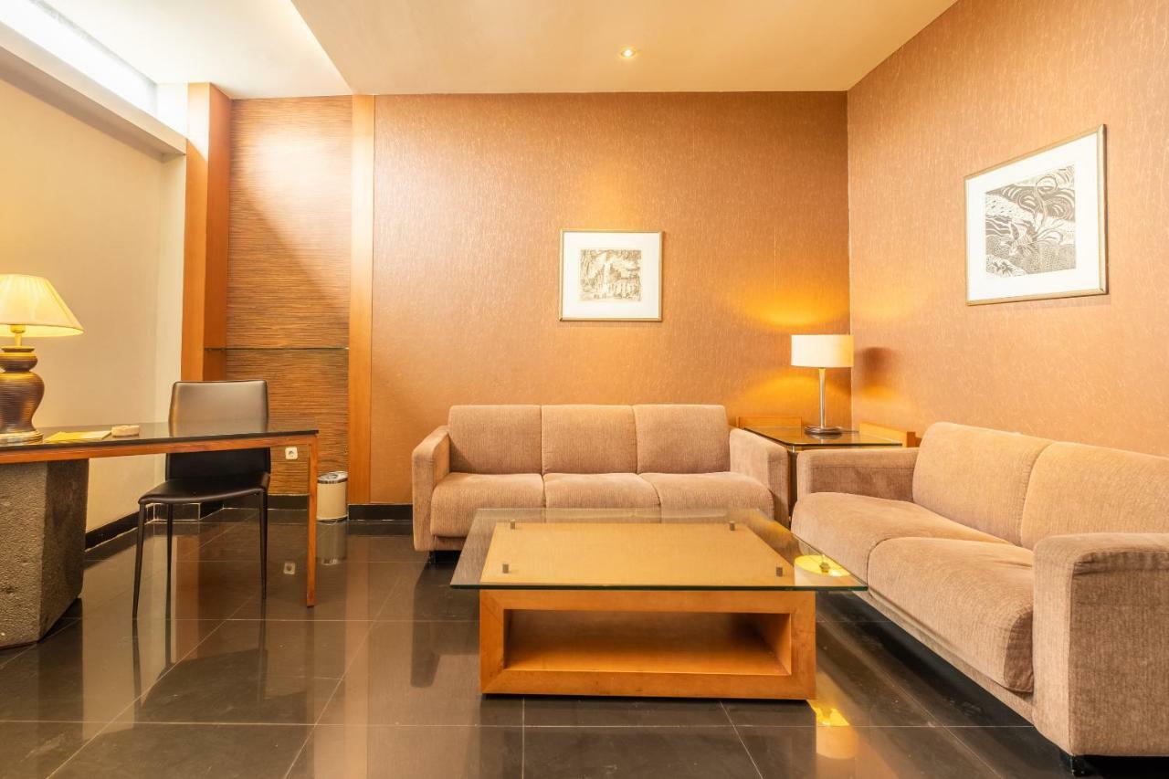 Capital O 874 Hotel Nyland Pasteur Bandung Exterior photo